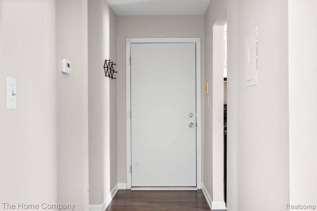 Bloomfield Twp, MI 48304,630 E Fox Hills Drive