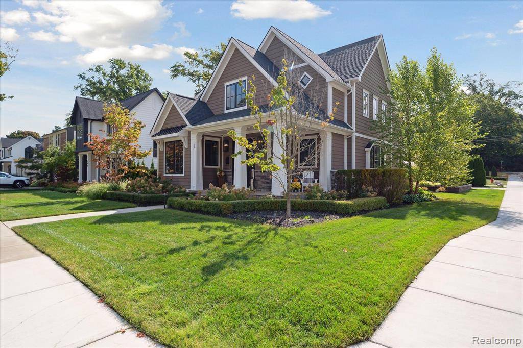 300 TERRY Avenue, Rochester, MI 48307