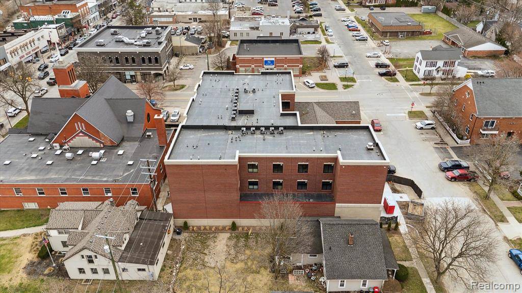 Milford Vlg, MI 48381,120 E LIBERTY  Street UNIT 203