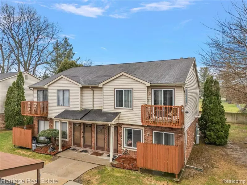 18922 E 14 MILE Road, Roseville, MI 48066