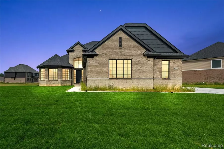 682 Westlake Avenue, Oxford Twp, MI 48371