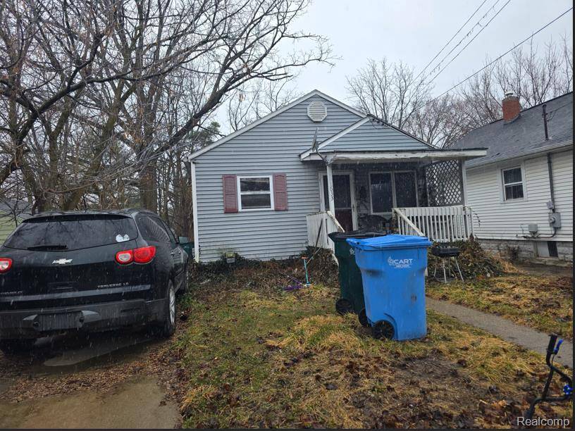 1633 ILLINOIS Avenue, Lansing, MI 48906