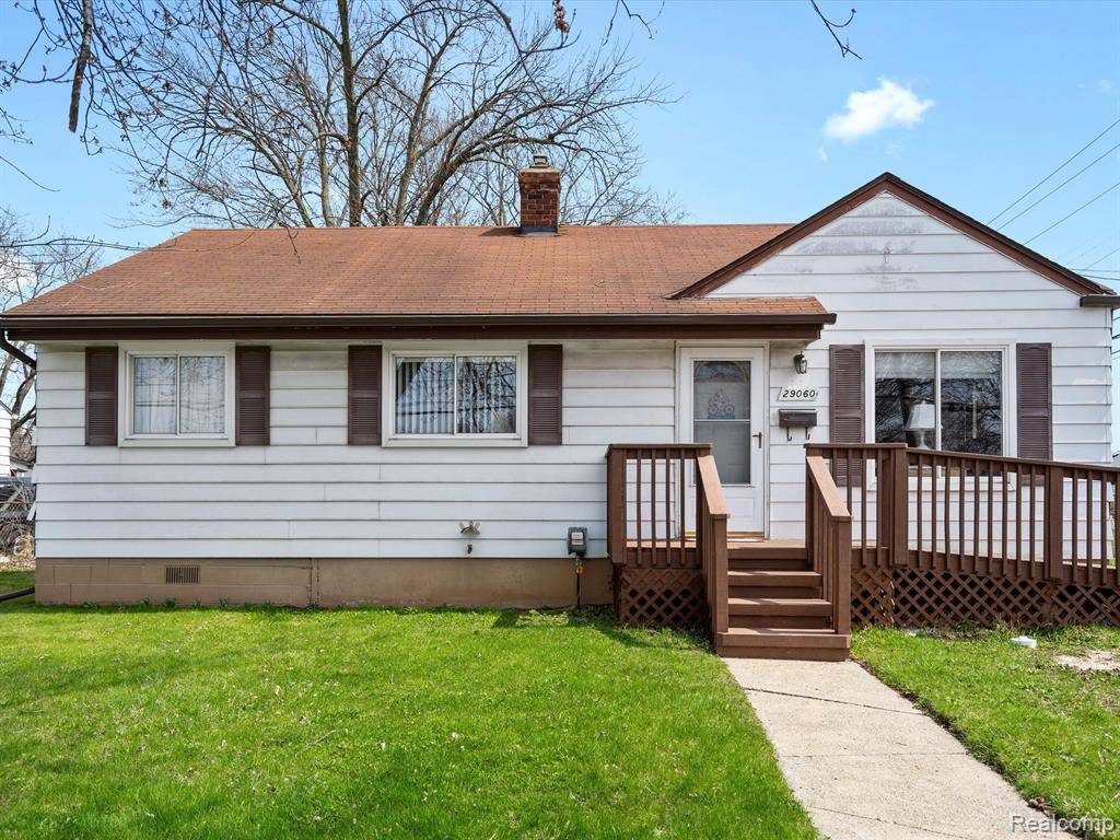 29060 MICHIGAN Street, Roseville, MI 48066
