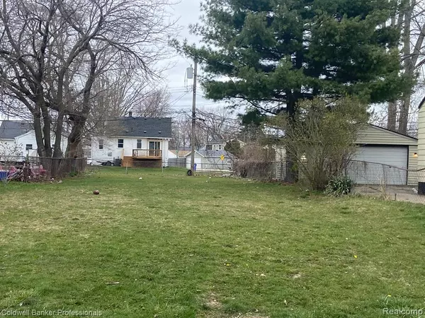 Eastpointe, MI 48021,16241 EVERGREEN Avenue