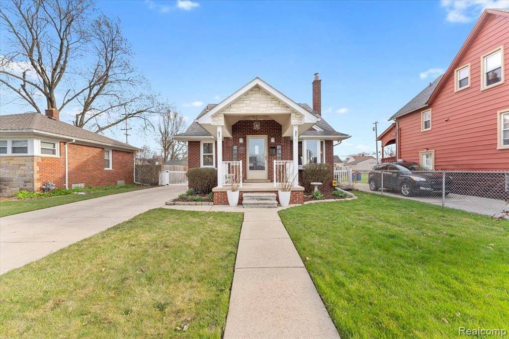 1041 Cedar Street, Wyandotte, MI 48192