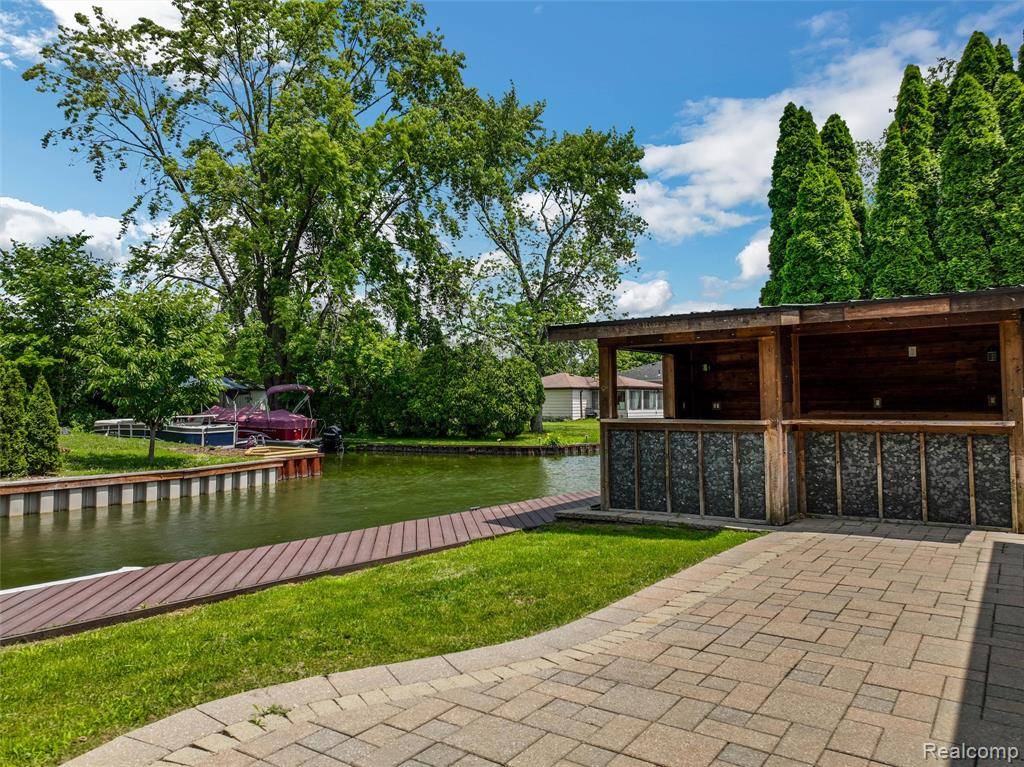 Waterford Twp, MI 48328,1411 RIVONA Drive