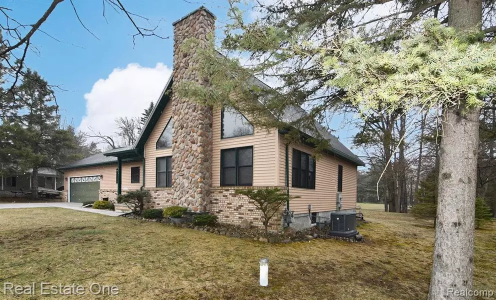4265 N MOLE Road, Alcona Twp, MI 48742
