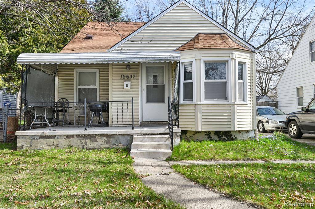 19637 WASHTENAW Street, Harper Woods, MI 48225