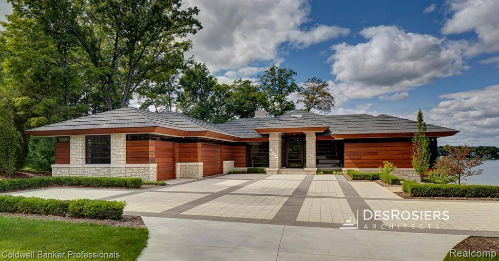 10173 CARMER Road, Tyrone Twp, MI 48430