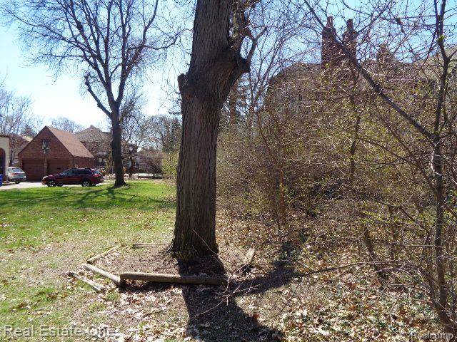 Detroit, MI 48221,3215 SHERBOURNE Road