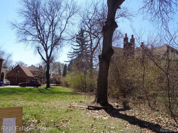3215 SHERBOURNE Road, Detroit, MI 48221