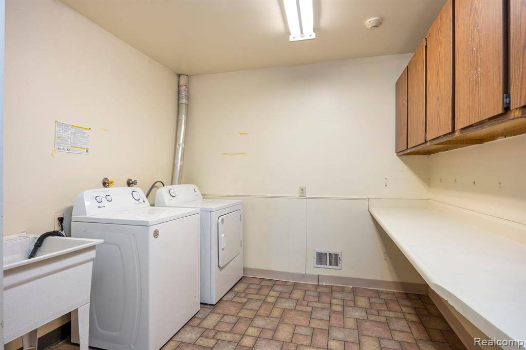 Van Buren Twp, MI 48111,15505 HOEFT Road
