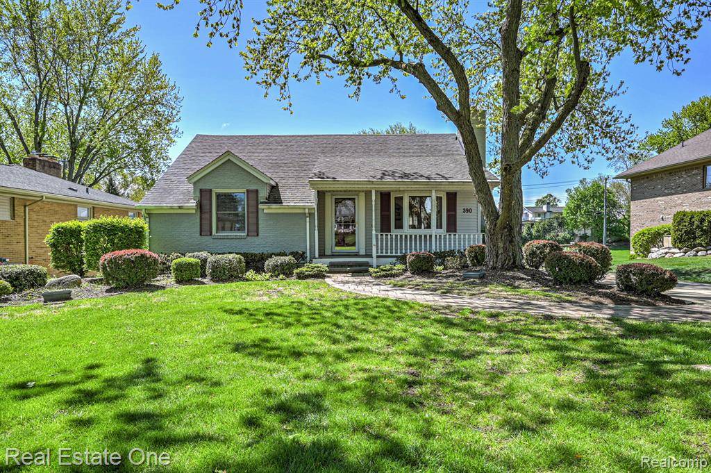 390 RED OAK Lane, Rochester Hills, MI 48307