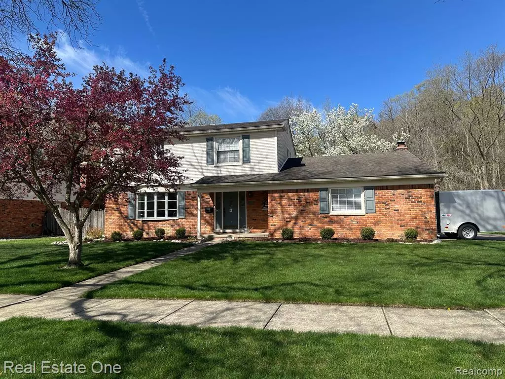 Livonia, MI 48154,15743 HIX Street