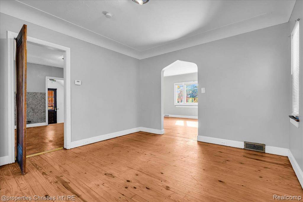 Detroit, MI 48223,15040 Plainview Avenue
