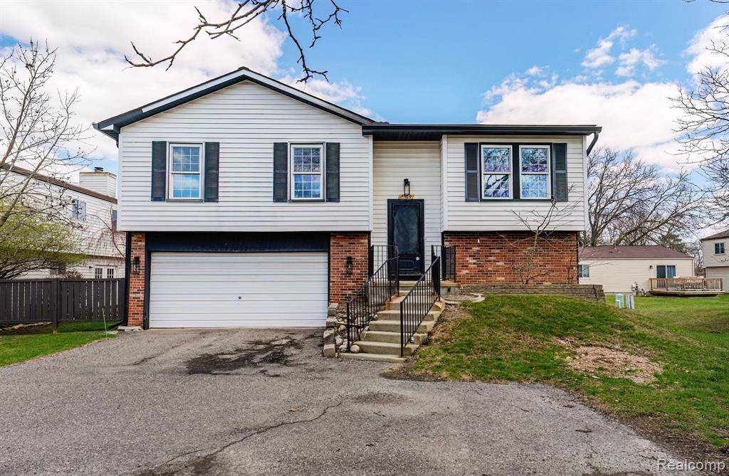 2919 ROUNDTREE Drive, Troy, MI 48083