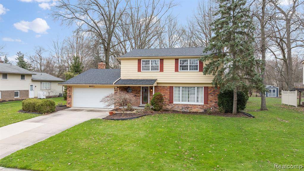8453 Hampton Road, Grosse Ile Twp, MI 48138