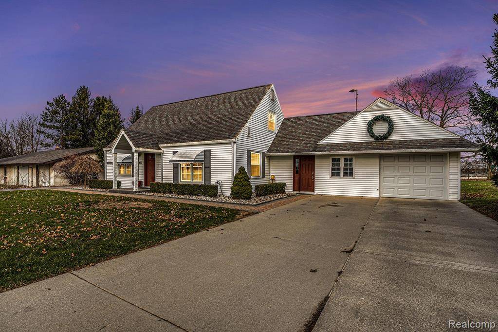 845 S SAGINAW Street, Lapeer, MI 48446