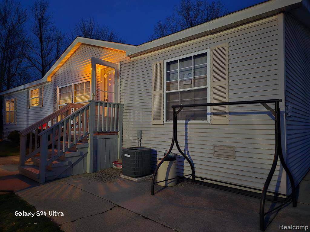 10414 N PARK Street, Casco Twp, MI 48064