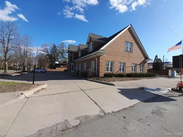 14950 E JEFFERSON Avenue, Grosse Pointe Park, MI 48230