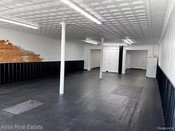 Goodrich Vlg, MI 48438,10241 HEGEL Road Unit B