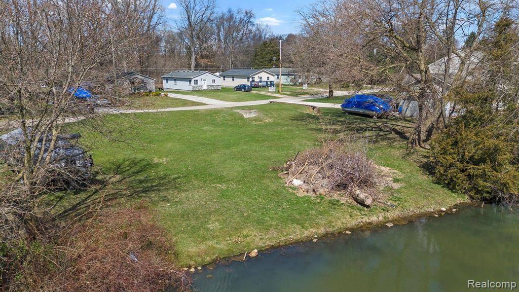 Pinckney Vlg, MI 48169,8431 BAUDINE Road
