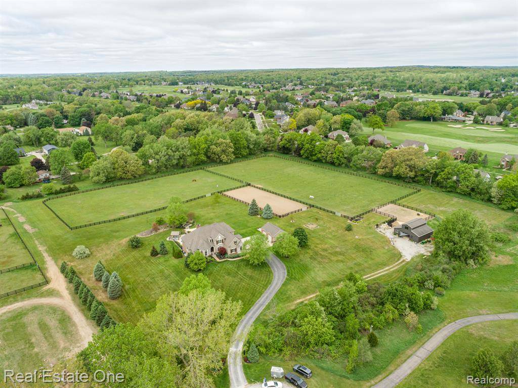 690 SPIROFF, Highland Twp, MI 48380