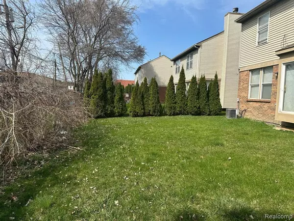 Dearborn, MI 48126,55 MORROSS Circle