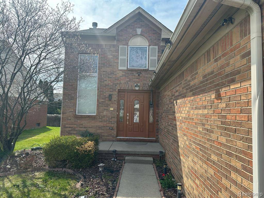 Dearborn, MI 48126,55 MORROSS Circle