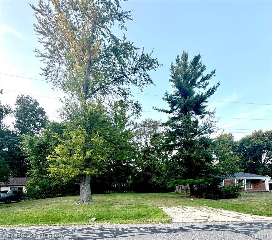 Southfield, MI 48075,18656 Midway Avenue