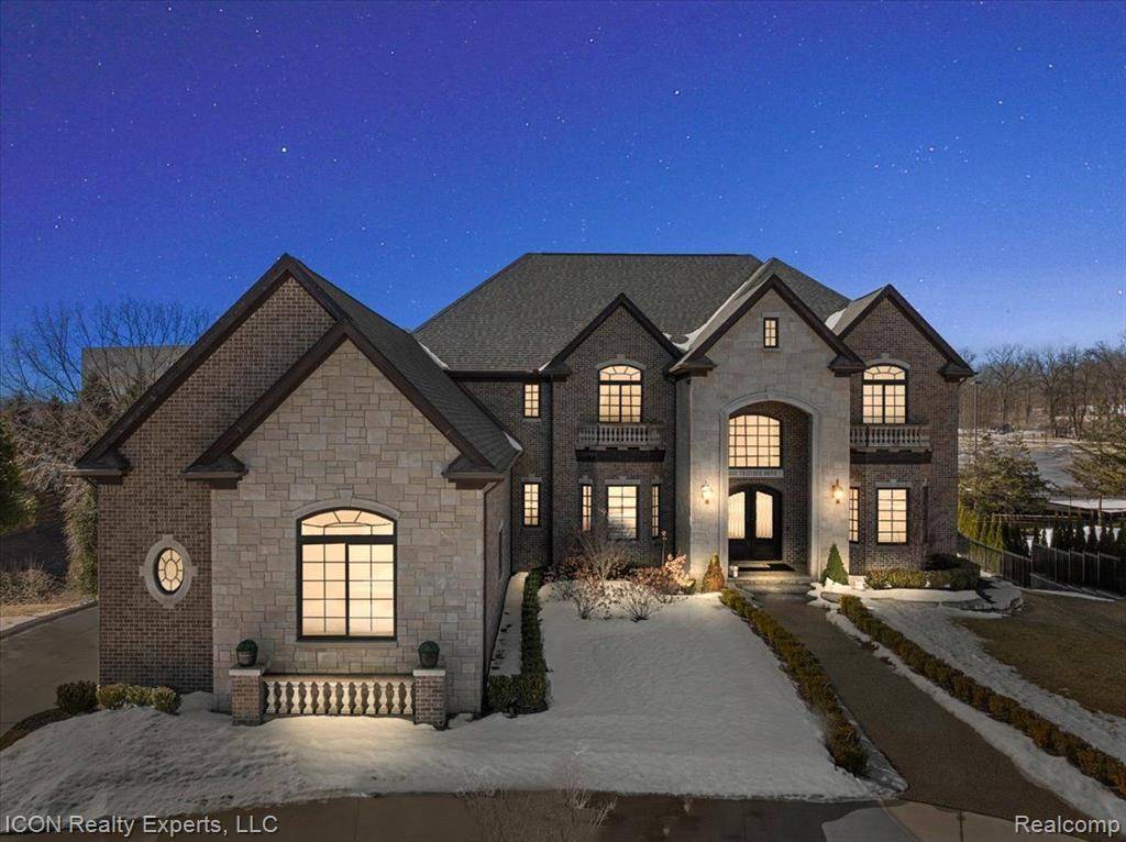 3888 THATCHER Drive, Rochester Hills, MI 48309