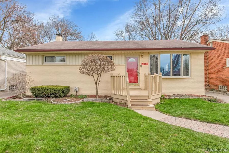 23401 BROOKDALE Boulevard, St. Clair Shores, MI 48082