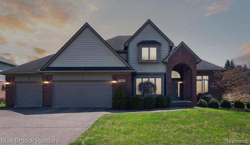 1942 BLOOMFIELD Drive, Bloomfield Twp, MI 48302