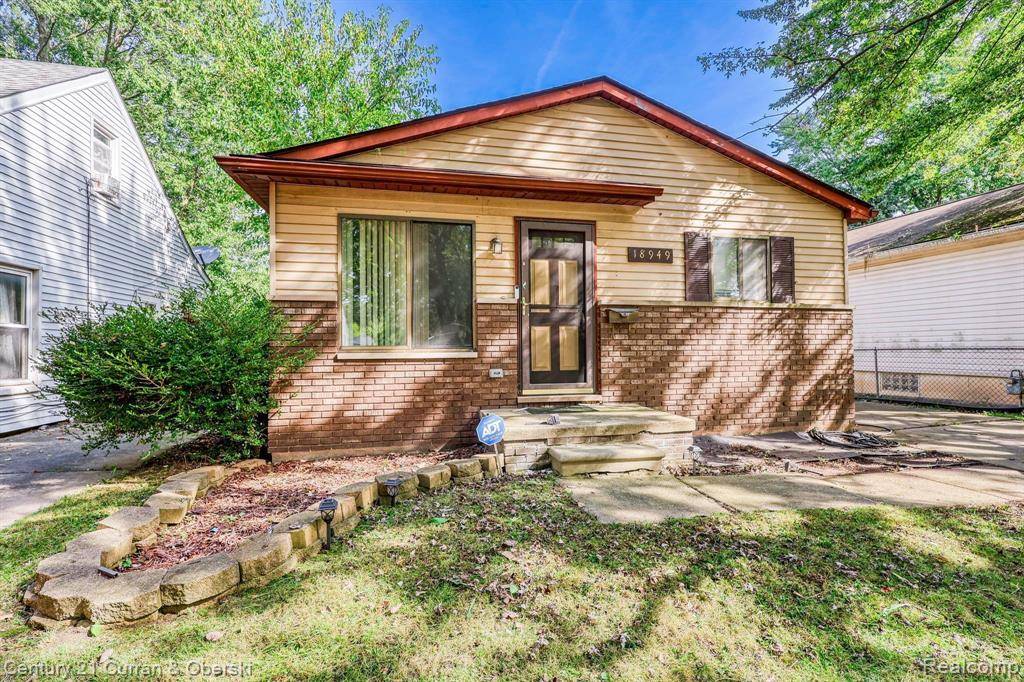 Harper Woods, MI 48225,18949 KENOSHA Street