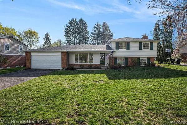 29008 FARMINGTON Road,  Farmington Hills,  MI 48334