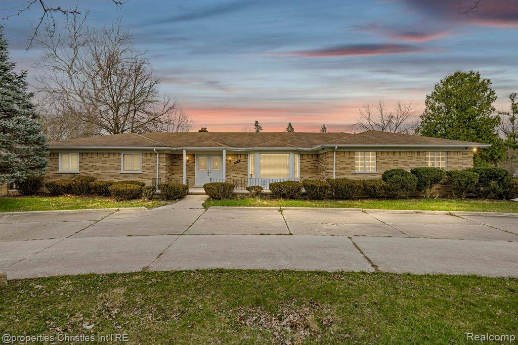 31430 LAHSER Road, Beverly Hills Vlg, MI 48025