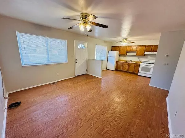 Lincoln Park, MI 48146,819 FRANK Avenue