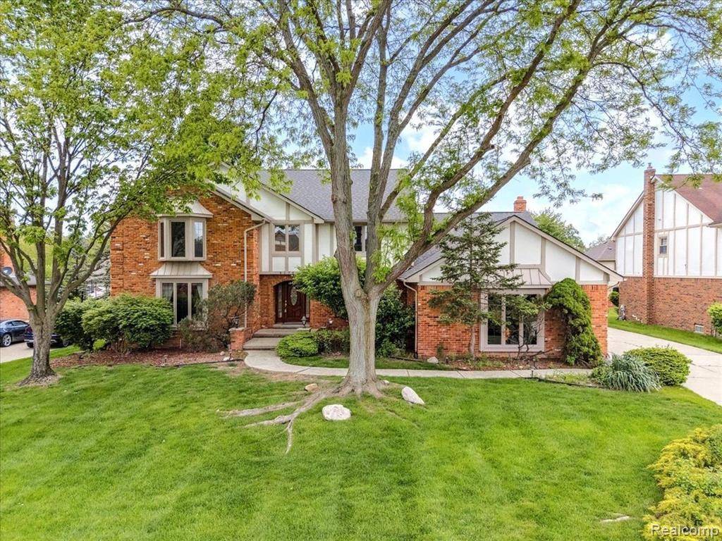 3174 GLENGROVE Drive, Rochester Hills, MI 48309
