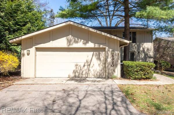 6620 RED CEDAR Lane, West Bloomfield Twp, MI 48324