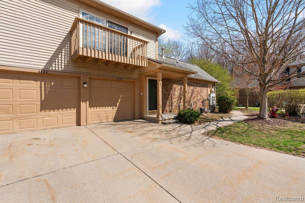 Holly Vlg, MI 48442,4122 STONEBRIDGE