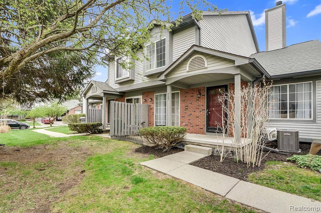 525 WINWOOD Circle, Walled Lake, MI 48390