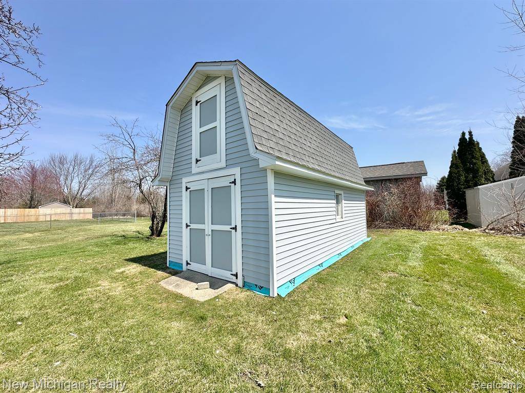 Fenton Twp, MI 48430,12293 TORREY Road