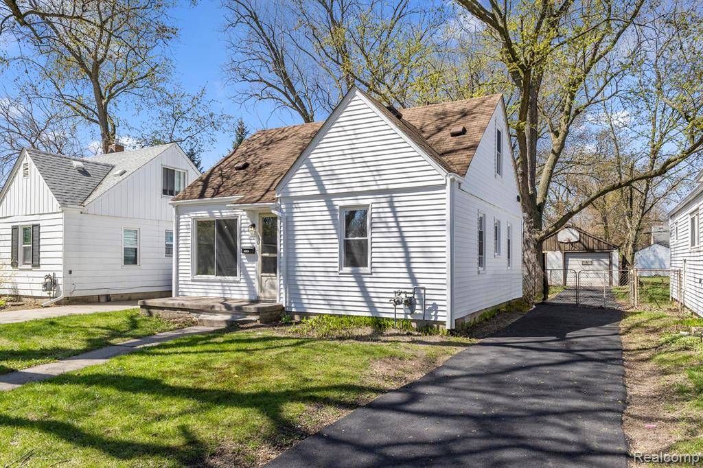 Dearborn Heights, MI 48125,4924 ZIEGLER Street