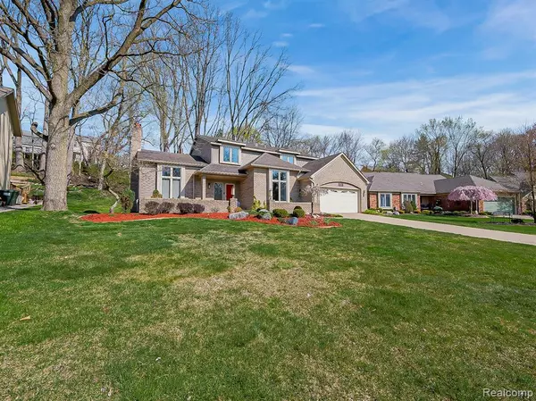 Rochester Hills, MI 48307,878 RIVER BEND Drive