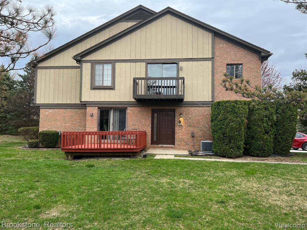 376 MEADOW BRIDGE Drive, Rochester Hills, MI 48307