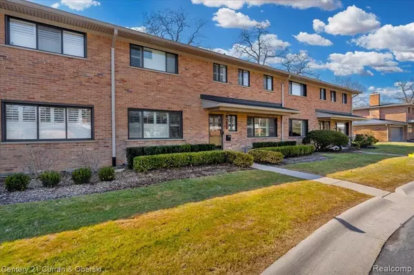 136 E HICKORY GROVE Road,  Bloomfield Hills,  MI 48304