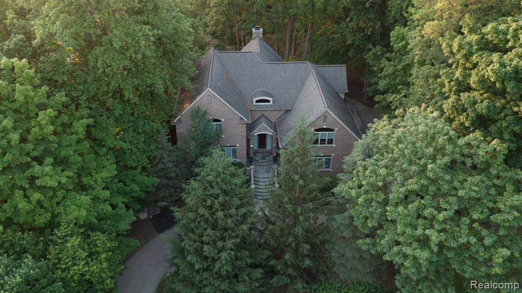21480 LUJON Court, Northville, MI 48167