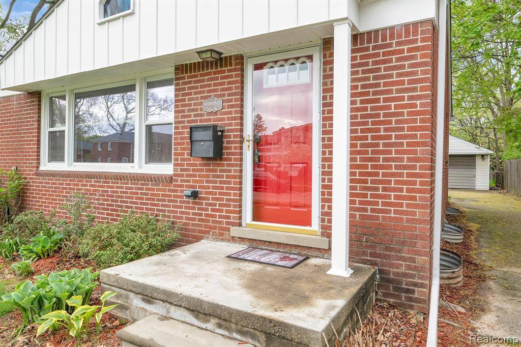 Royal Oak, MI 48073,2615 GALPIN Avenue