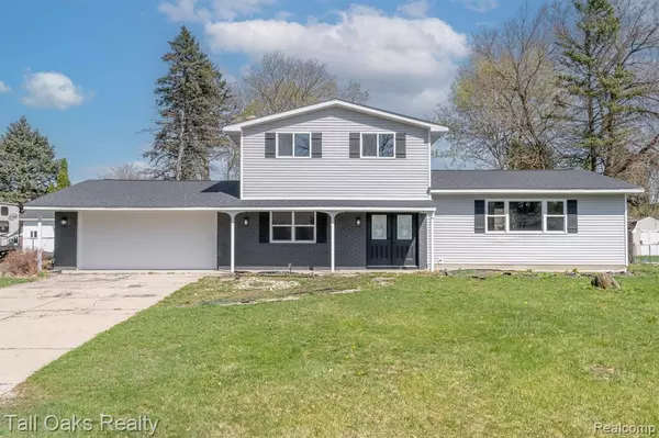 2222 BLACKTHORN Drive,  Burton,  MI 48509