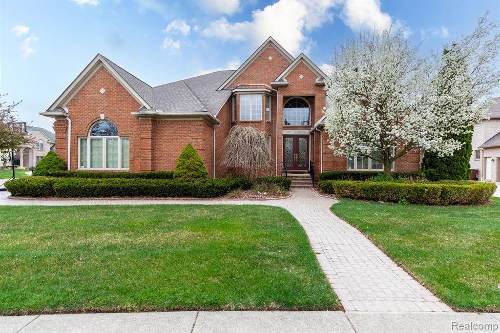 49759 LAKEBRIDGE Drive, Shelby Twp, MI 48315
